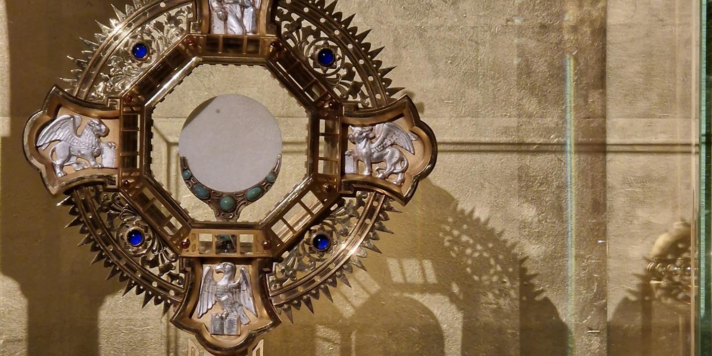 Tägliche eucharistische Anbetung in der Stadtpfarrkirche St. Dionysius Tägliche eucharistische Anbetung in der Stadtpfarrkirche St. Dionysius